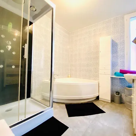 Magnifique 102 M2 Art/déco Au Bord De L'eau Sète